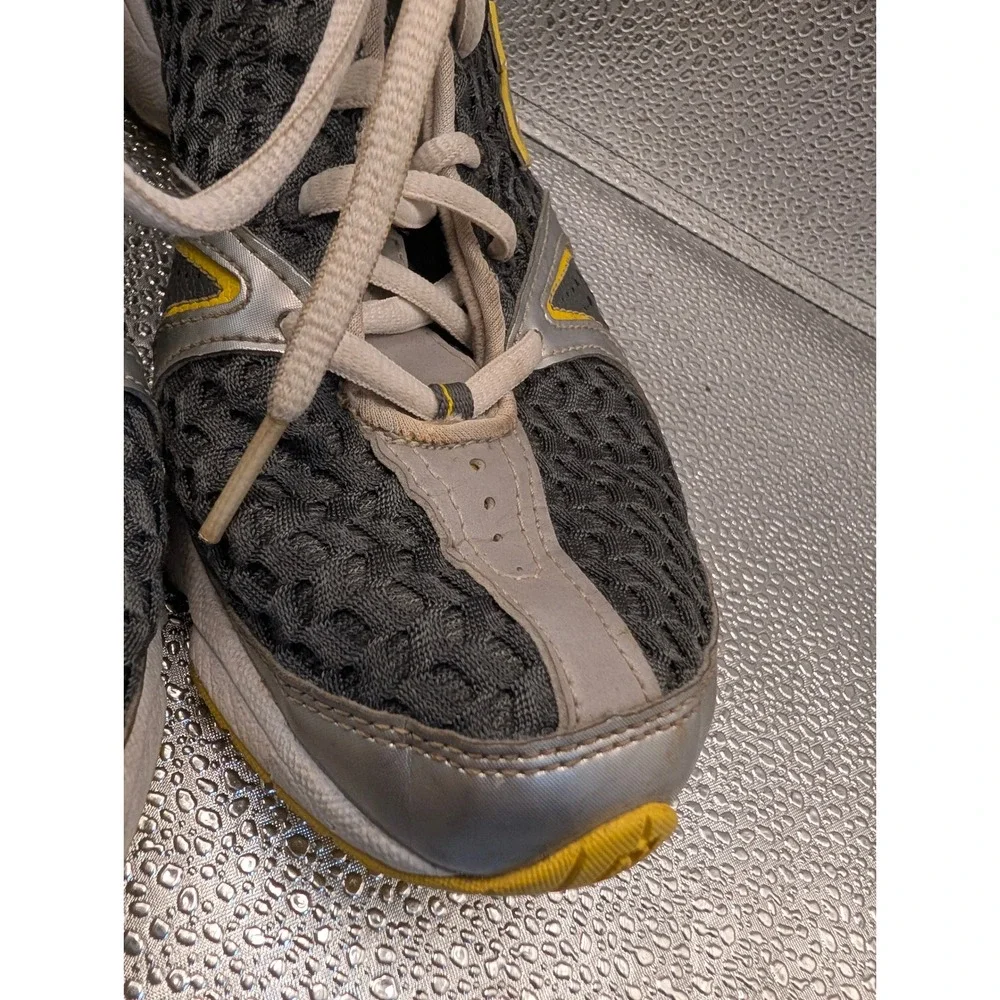 New Balance 550 Womens Grey Silver Yellow Running Shoes WR550GSY Size 8